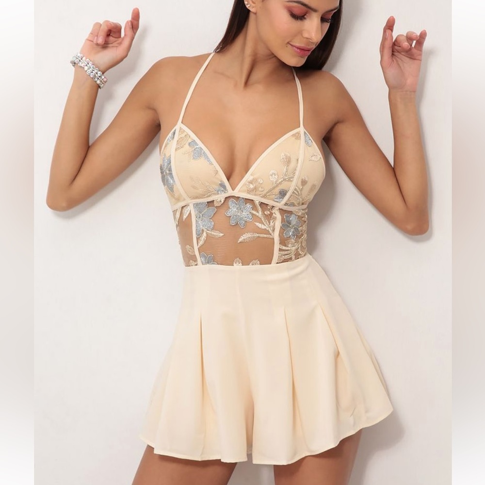 NWOT Lucy in the Sky Lili Lace Romper - Golden Beige - Size Small